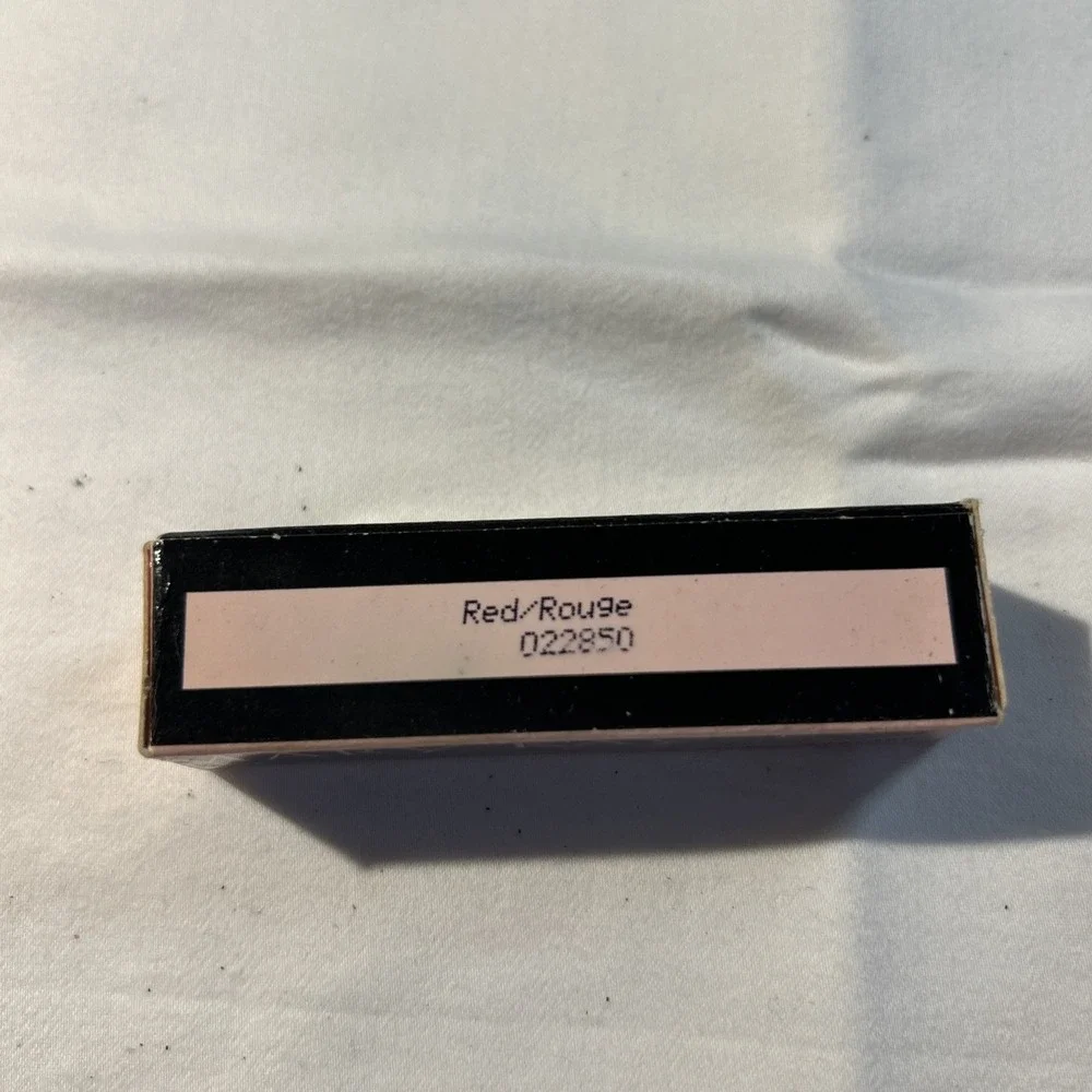 Mary Kay Crème Lipstick Red /Rouge #022850 Discontinued